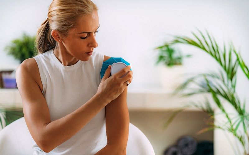 ¿Cuándo aplicar frío o calor a una zona dolorida?