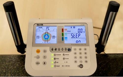 ¿Sabes qué es una báscula de bioimpedancia?