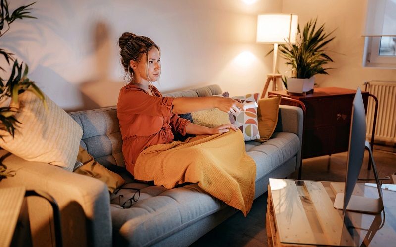 Bedtime procrastination: qué es y por qué no debes hacerlo