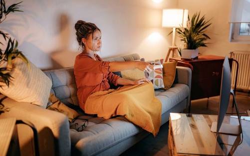 Bedtime procrastination: qué es y por qué no debes hacerlo