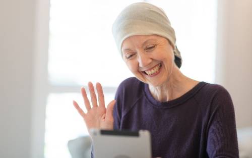 Mantener el contacto con amigos y familia