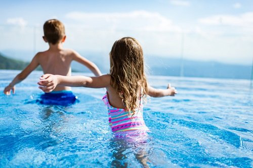 Cuidado con los incidentes en la piscina