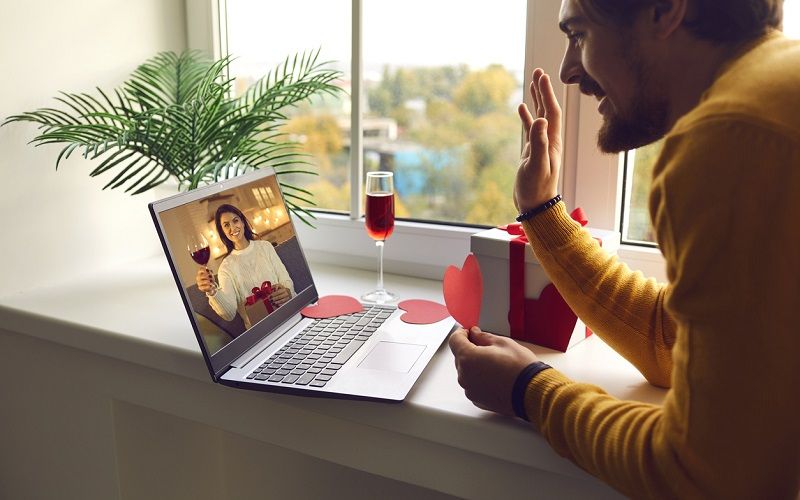 Características de las nuevas parejas que se forman en las redes sociales