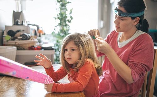 Cómo prevenir los piojos y su tratamiento en casa