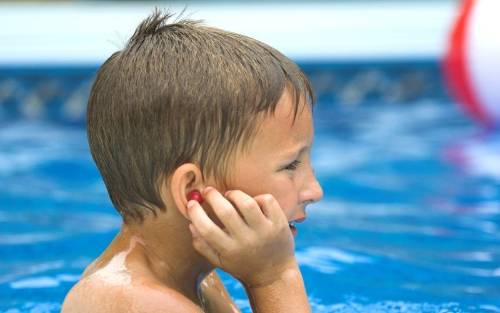 Uso de tapones en la piscina