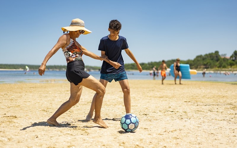 Verano feliz y saludable: consejos para adolescentes y mayores