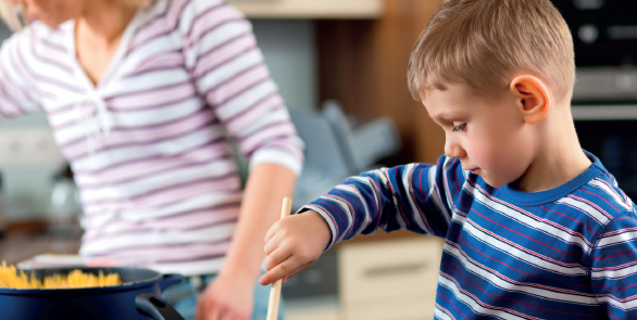 Dados de salmón en salsa